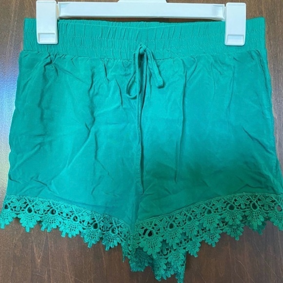 2Sable Pants - Green Rayon Dressy Shorts with Lace Trim